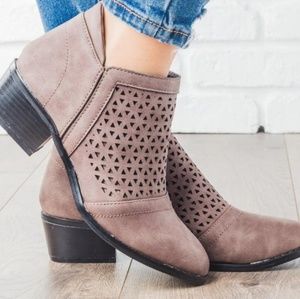 Soho brown bootie